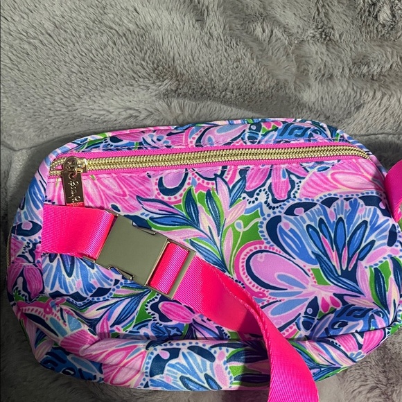 Lilly Pulitzer Vibrant Pink and Blue Crossbody Bag - Picture 4 of 5